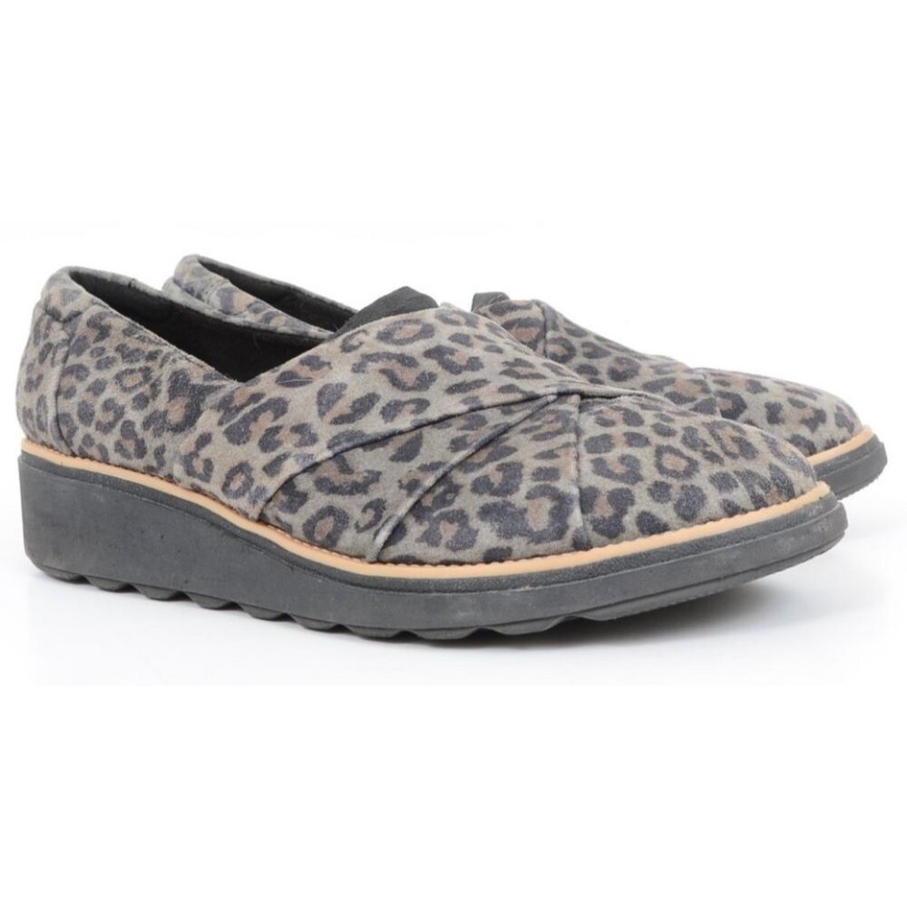 Clarks Sharon Form Size 9 WIDE Leopard Print Wedge Loafer Slip-On Shoes Comfort